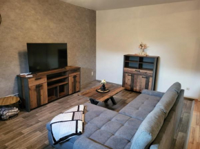 2 Raum Wohnung mit Terrasse und AC